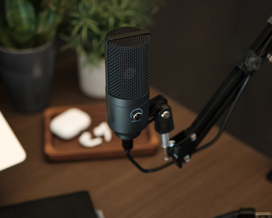Microphone close-up for industry-specific AI support and response workflows