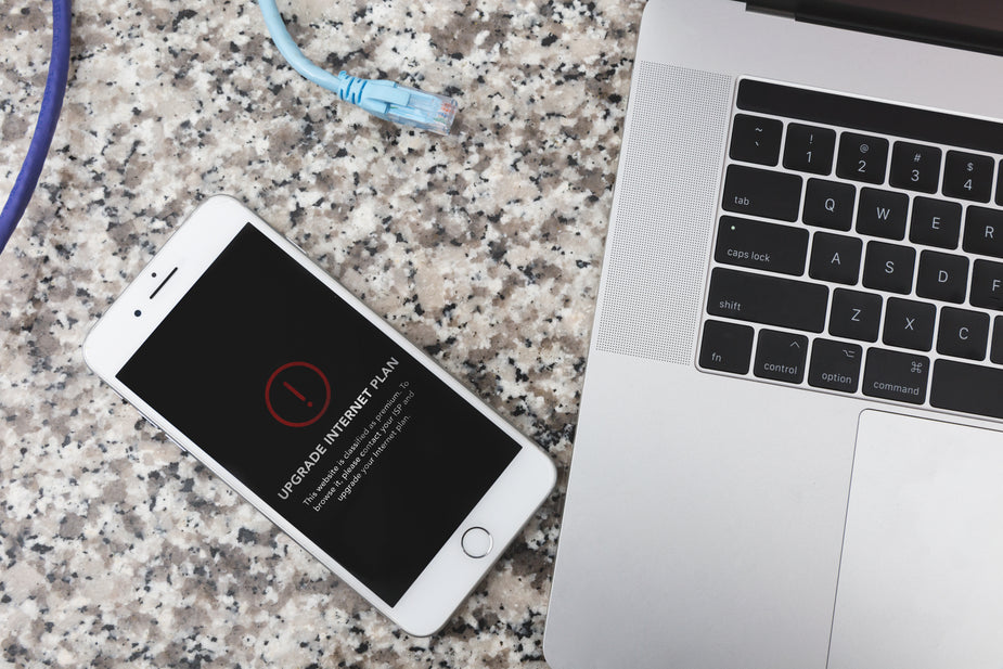 Digital upgrade screen for visitor recognition and lead capture topics
